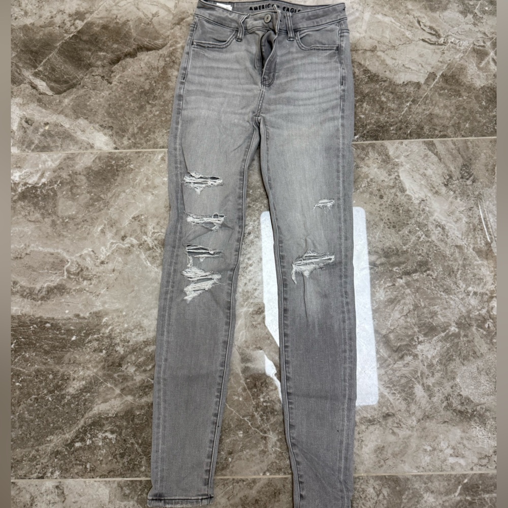 American Eagle Outfitters Women's Gray Distressed Jeans